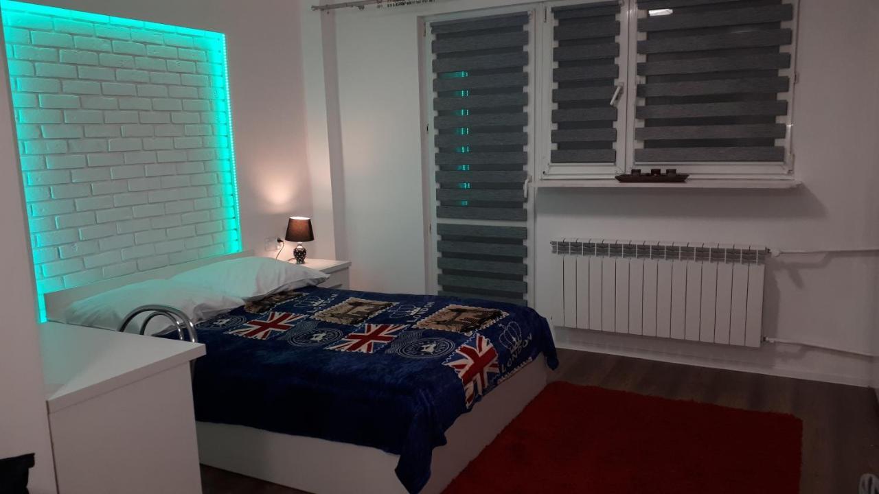 Apartament Centrum Panoramiczna Big Ben Z Balkonem-- Klimatyzacja-- キェルツェ エクステリア 写真