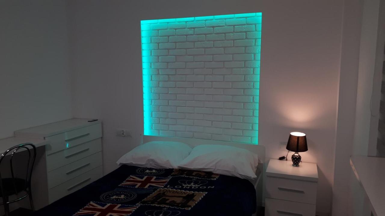 Apartament Centrum Panoramiczna Big Ben Z Balkonem-- Klimatyzacja-- キェルツェ エクステリア 写真