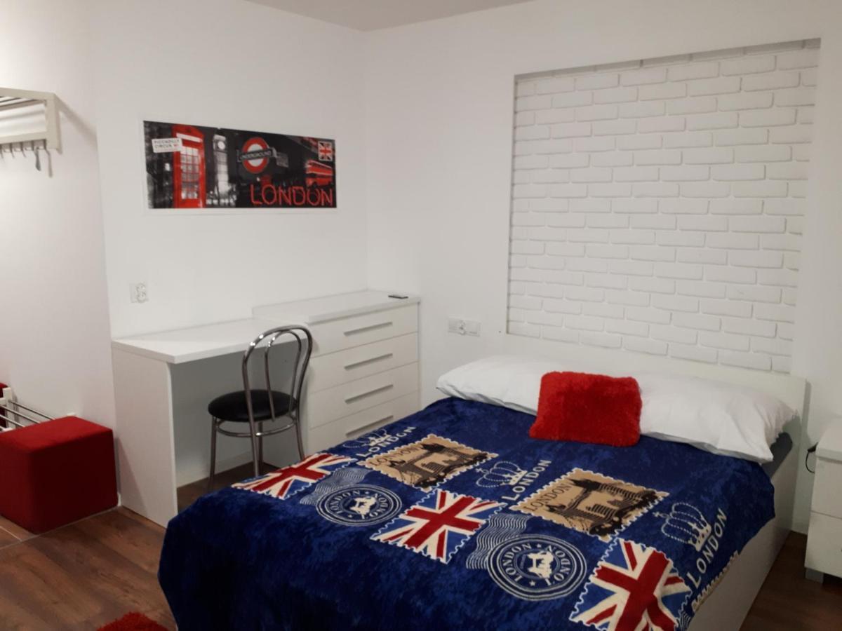 Apartament Centrum Panoramiczna Big Ben Z Balkonem-- Klimatyzacja-- キェルツェ エクステリア 写真