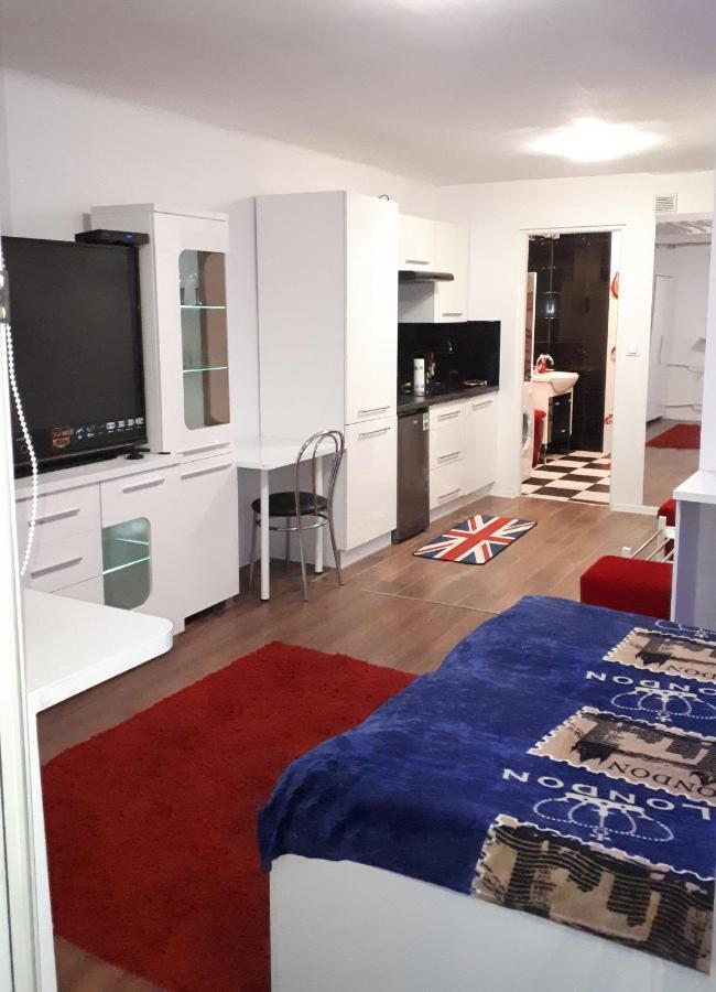 Apartament Centrum Panoramiczna Big Ben Z Balkonem-- Klimatyzacja-- キェルツェ エクステリア 写真