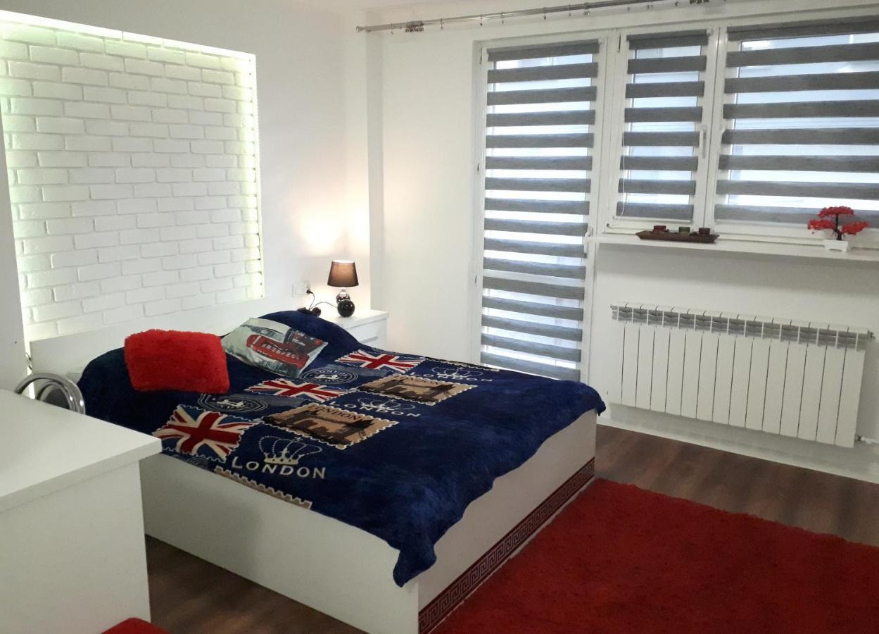 Apartament Centrum Panoramiczna Big Ben Z Balkonem-- Klimatyzacja-- キェルツェ エクステリア 写真