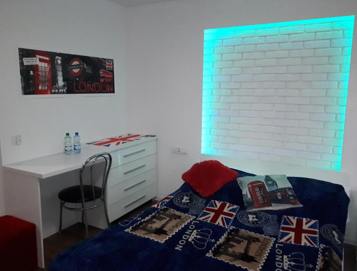 Apartament Centrum Panoramiczna Big Ben Z Balkonem-- Klimatyzacja-- キェルツェ エクステリア 写真