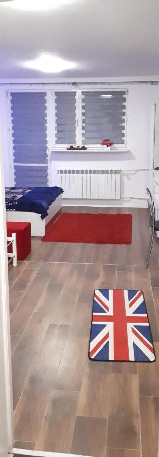 Apartament Centrum Panoramiczna Big Ben Z Balkonem-- Klimatyzacja-- キェルツェ エクステリア 写真