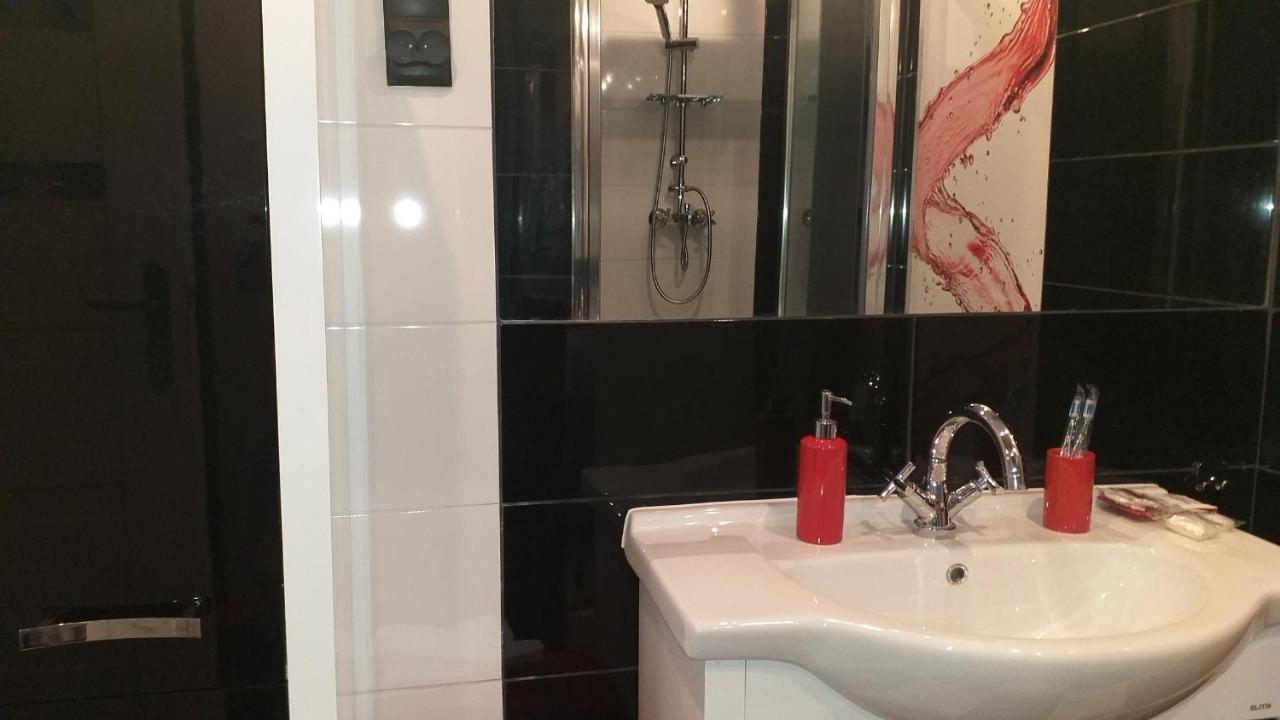 Apartament Centrum Panoramiczna Big Ben Z Balkonem-- Klimatyzacja-- キェルツェ エクステリア 写真